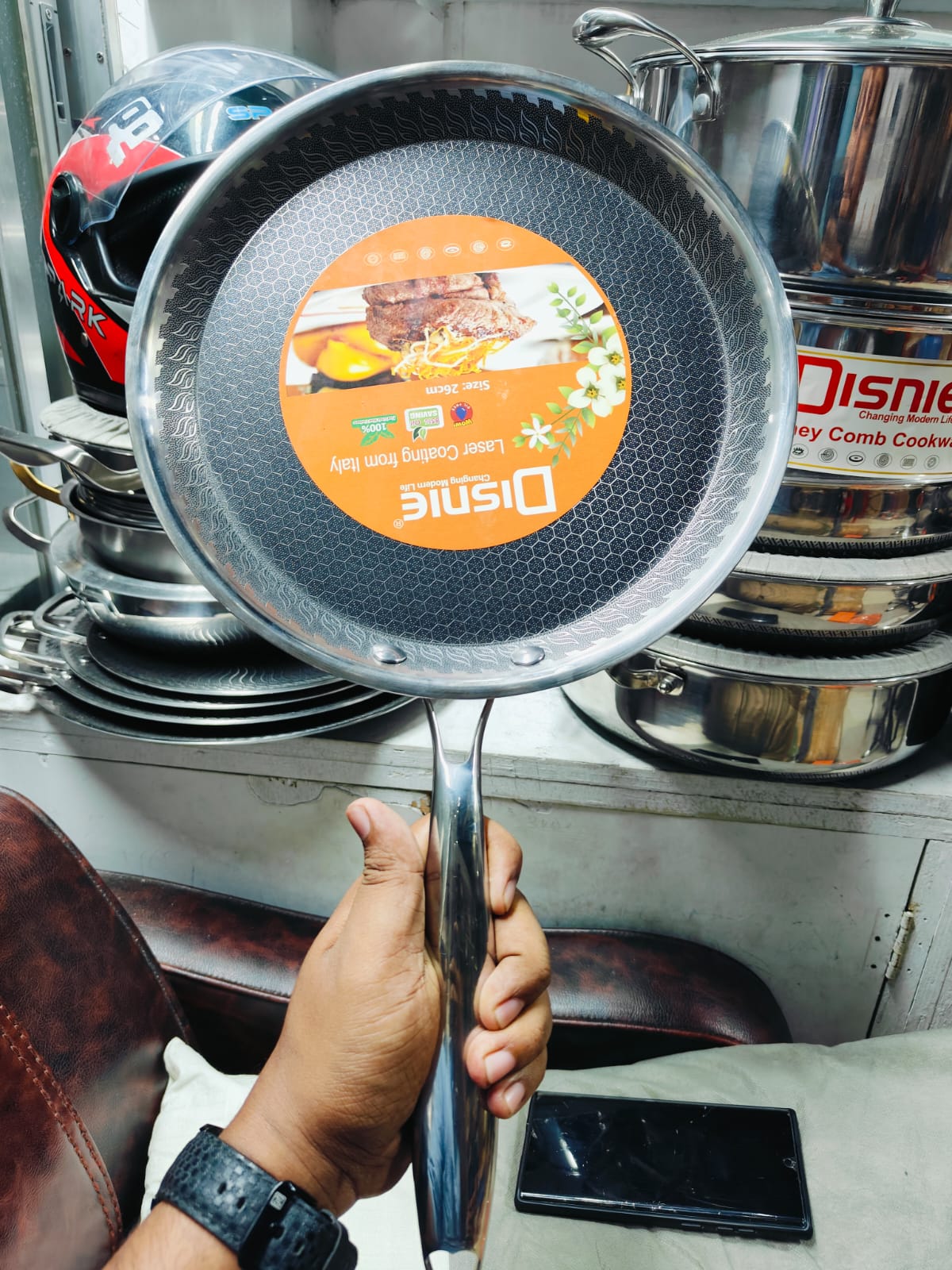 28cm Multi-purpose useable Premium Honeycomb Tawa (Disney Italy)